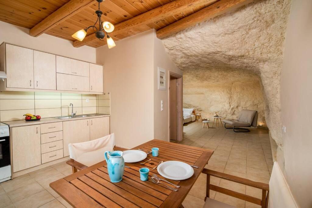 Nostos Cave Seaview Apartment Μάταλα Εξωτερικό φωτογραφία